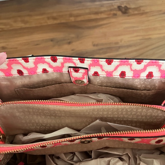 Gorgeous Kate Spade Handbag - Picture 5 of 7